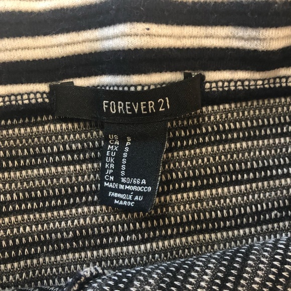 Forever 21 Mini Skirt - Picture 3 of 3